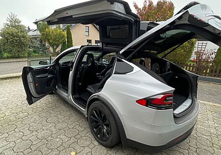 Tesla Model X 90D mit free Supercharger Autopilot CCS