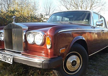 Rolls-Royce Silver Shadow (darf's auch mal in rot sein?)