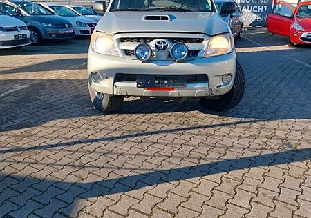 Toyota Hilux 2.5 88KW Extra Cab 4x4