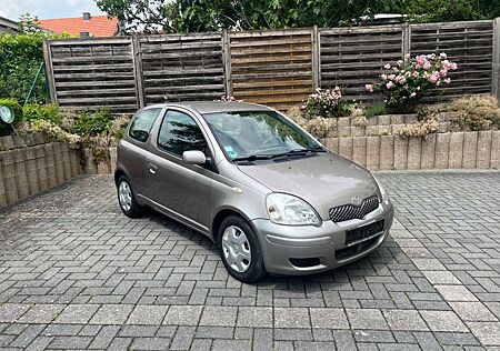 Toyota Yaris 1.3 Sol TÜV neu 06/27, Scheckheftgepflegt