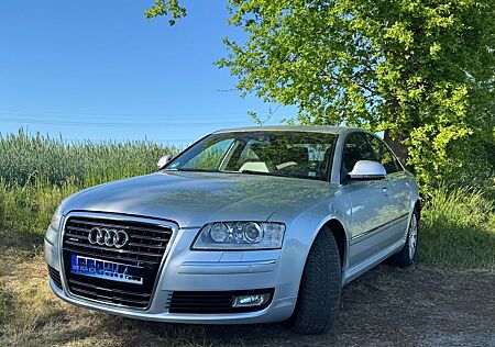 Audi A8 4.2 FSI tiptronic quattro -