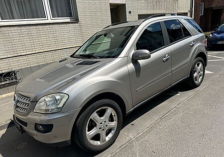 Mercedes-Benz ML 320 CDI 4MATIC -Xenon AHK KAMERA Service NEU