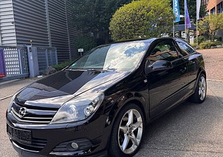 Opel Astra GTC Coupé 2.0 Turbo 16V -