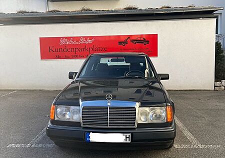 Mercedes-Benz 200 E