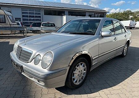 Mercedes-Benz E 200 ELEGANCE 2.Hand Lückenloses Scheckheft