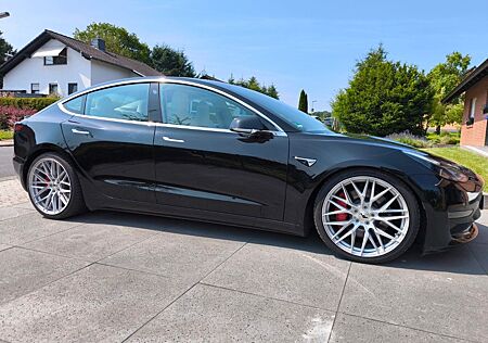 Tesla Model 3 Performance - Allradantrieb mit Dual...