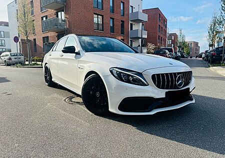 Mercedes-Benz C 63 AMG Pano Kam Burmester MB Scheckheft