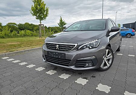 Peugeot 308 308AUTOM.,131PS,T.LEDER,NAVI,LED/ XENON,KAMERA