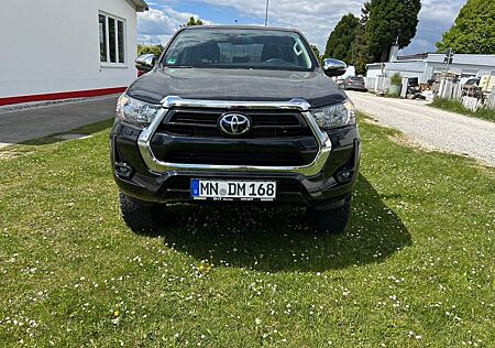 Toyota Hilux 4x4 Comfort 2,4l 150PS