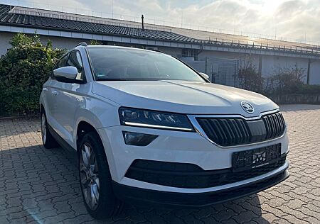 Skoda Karoq Style 4x4*PANO*NAVI*1-HAND*AUTOMATIK*LED !