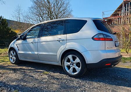Ford S-Max 2,0 TDCi 103kW DPF Titanium Titanium