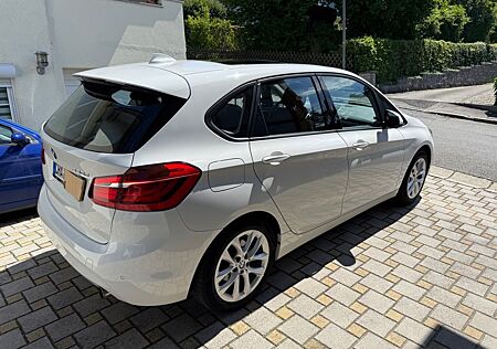 BMW 2er 220 Active Tourer 220d xDrive A -