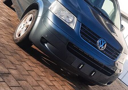 VW T5 Multivan Volkswagen t5 2.5 TDI Multivan Camper