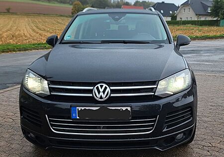 VW Touareg Volkswagen 3.0 V6 TDI Tiptronic BMT R-Line