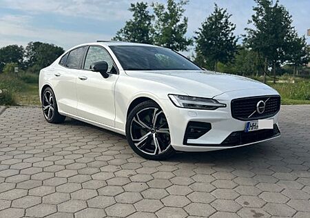 Volvo S60 B5 AWD Ultimate Dark Auto Ultimate Dark