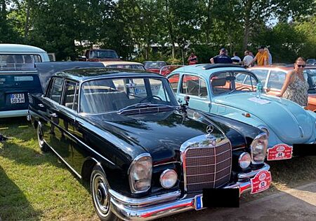 Mercedes-Benz 220 220b Familienbesitz mit Auslieferungsunterlagen