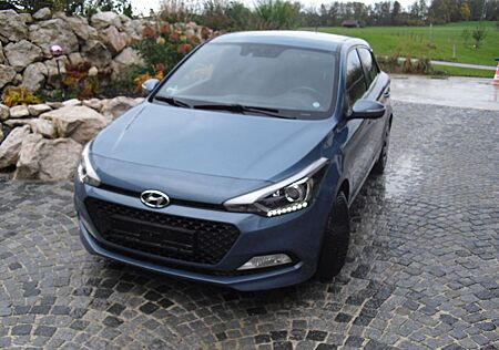 Hyundai i20 gebraucht kaufen Hyundai i20 1.2 62kW blue Classic Classic