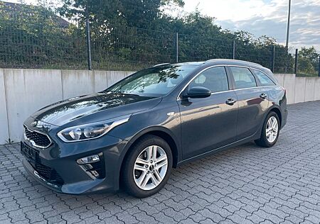 Kia Cee'd Sportswagon Cee'd SW 1.6 CRDI Vision Spur*Kamera*SHZ*Nav*LED