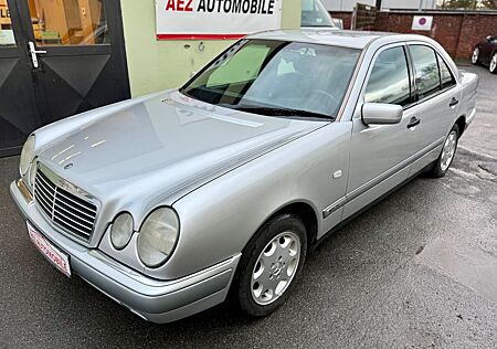 Mercedes-Benz E 230