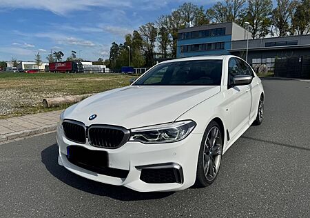 BMW M550i xDrive Bowers M Softclose LED