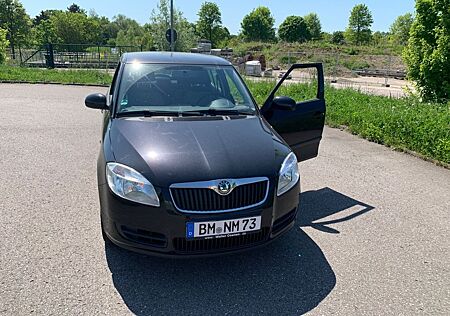 Skoda Fabia 1.4l TÜV neu / Reifen neu / sehr gepflegt
