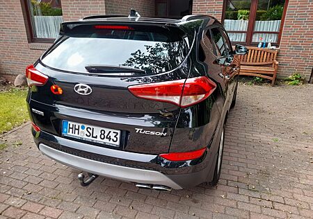 Hyundai Tucson Pano D /Leder /SHZ / AHK / 1. Hd / usw