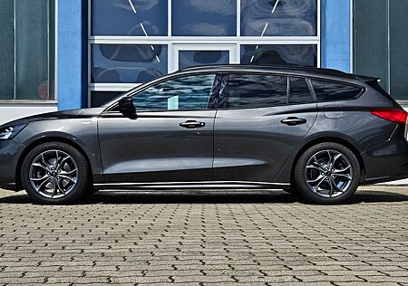 Ford Focus Turnier ST-Line / Xenon / Head up