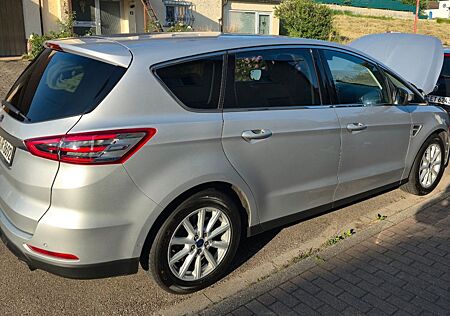 Ford S-Max 2,0 TDCi 110kW Titanium PowerShift Tit...
