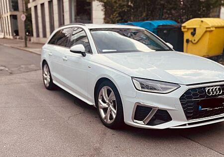 Audi A4 35 TDI S tronic S line black line