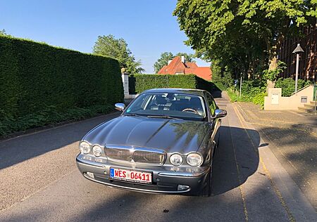 Jaguar XJ6 2.7 Liter Diesel Executive Executive