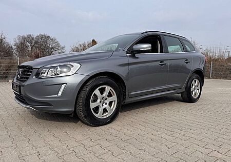 Volvo XC 60 XC60 Momentum Leder Navi AWD Kamera