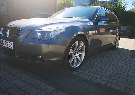 BMW 523i A touring -