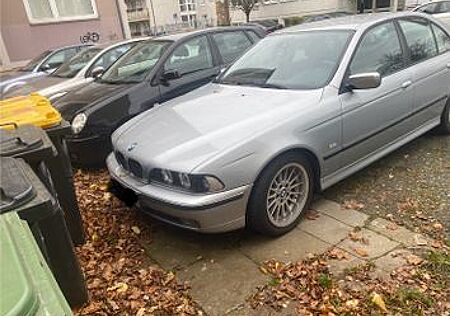 BMW 520i