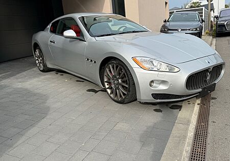 Maserati GranTurismo 4.7 V8 S Automatik F1 NAV|LEDER|XENO