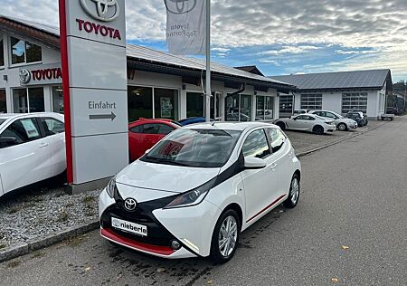 Toyota Aygo (X) -play touch *Kamera,Navi,8-fach bereift*