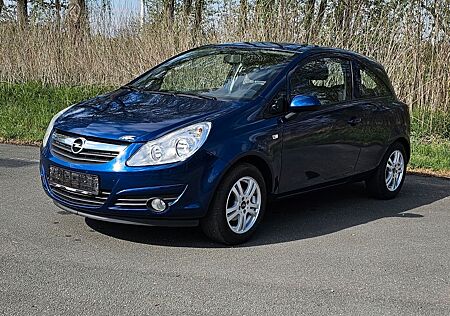 Opel Corsa 1.4 Automatik Klima 8-fach bereift
