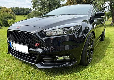 Ford Focus 2,0 EcoBoost ST