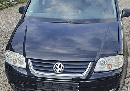 VW Touran Volkswagen Automatik , 7 Sitzen, neu Zahnrimen , neu