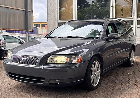 Volvo V70 Kombi D5 Edition Sport|Volleder|PDC|AHK
