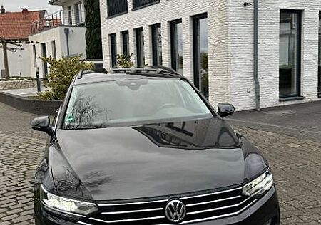 VW Passat Variant Volkswagen 2.0 TDI SCR DSG Business Vari...