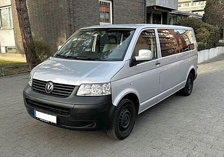 VW T5 Caravelle Volkswagen 8 Sitzer, langer Radstand
