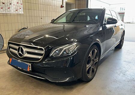 Mercedes-Benz E 200 Avantgarde *NAVI*LED*KAMERA*SHZ*COMMAND*