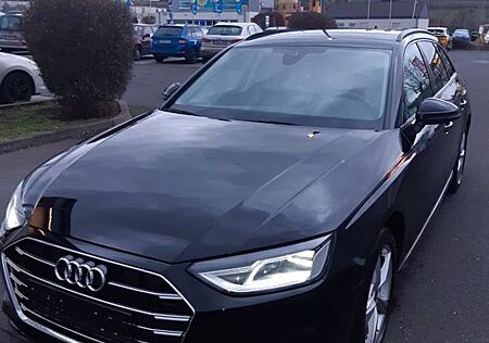 Audi A4 35 TDI S tronic S line Avant S line