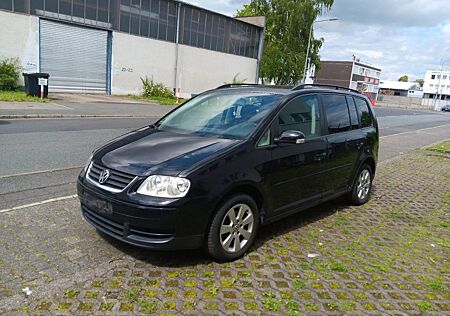 VW Touran Volkswagen Goal