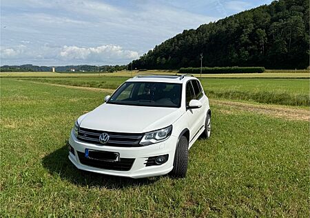 VW Tiguan Volkswagen 2.0 TSI 155kW DSG 4MOTION Sport & Sty...