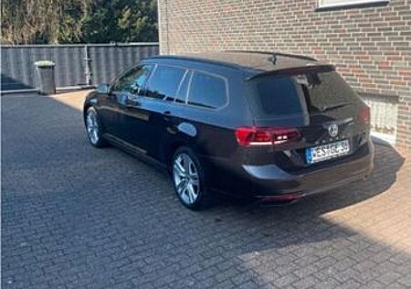 VW Passat Variant Volkswagen 1.6 TDI SCR DSG Variant -