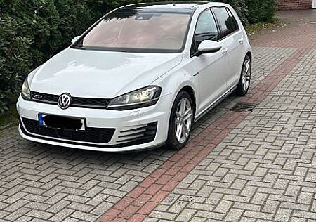 VW Golf Volkswagen 2.0 TDI DSG BMT GTD