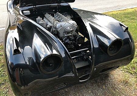 Jaguar XK 140 MC Roadster mit HD8 sandcast carburateurs