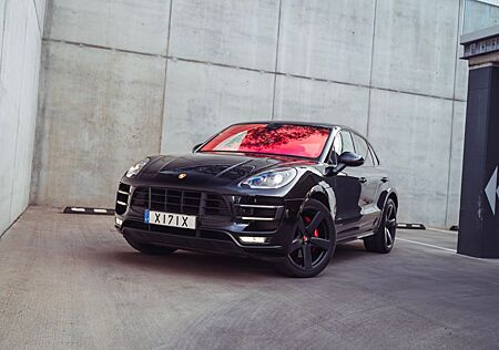 Porsche Macan Turbo RED interior, 21 ZOLL