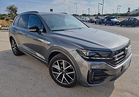 VW Touareg Volkswagen 3.0 V6 TDI 210kW 4MOT Tiptr. R-Line